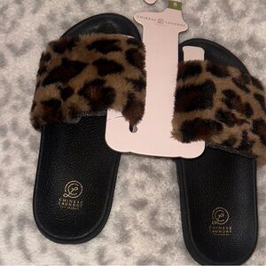 Chinese Laundry Brown Leopard Fur Slides
